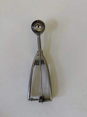 Pampered Chef ~ Dough ScoopsSmall 1 Tbsp  Utensil stainless steel
